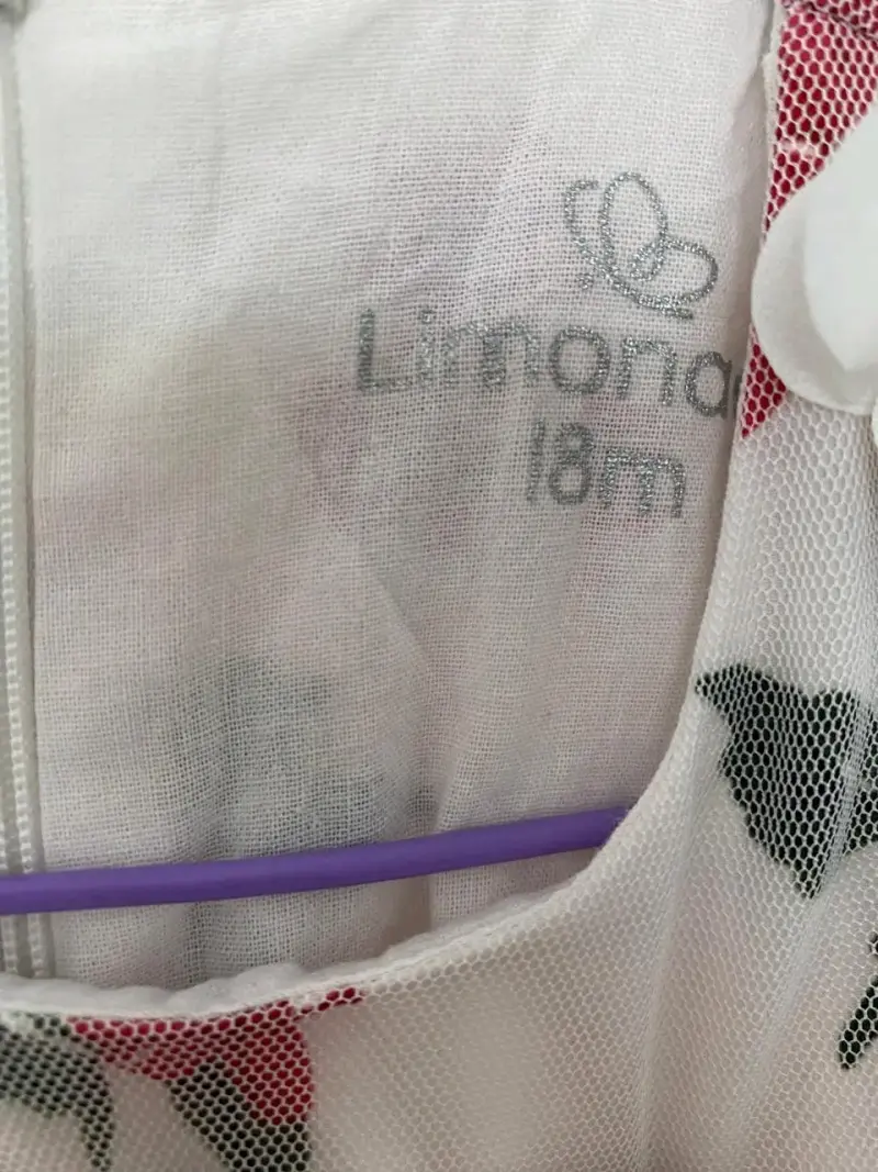 Vestido infantil floral con detalles de perlas - 3