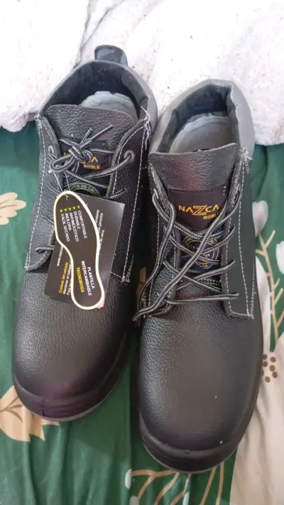 Botas de seguridad Nazca con suela resistente - miniatura 1