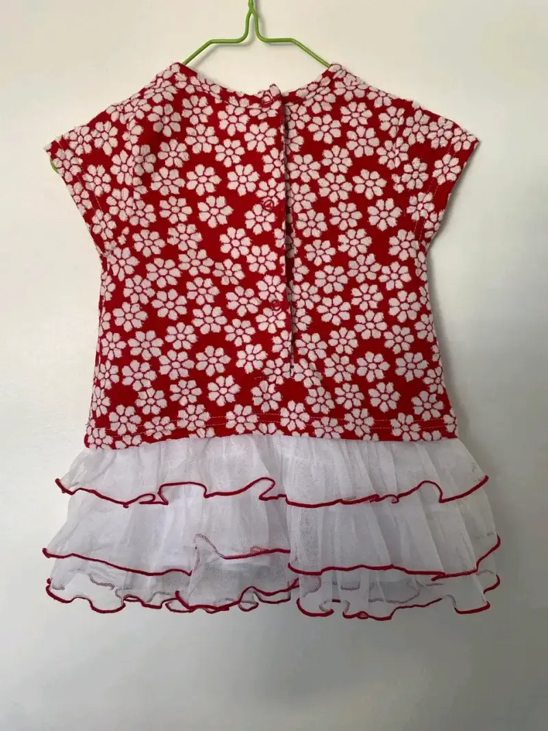 Vestido infantil rojo con flores y volantes - 2