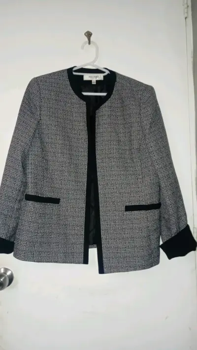 Blazer talla M 5000 cada uno y lo otro x 5000 cada - miniatura 2