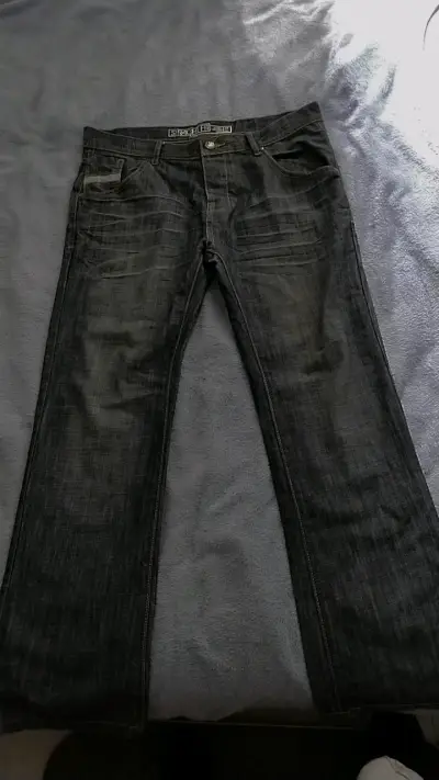 Jeans azul oscuro estilo rectos - miniatura 1