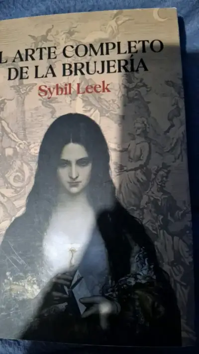 Libro 'El Arte Completo de la Brujería' de Sybil Leek - miniatura 1