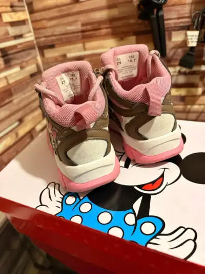 Zapatillas infantiles Minnie Mouse rosadas - miniatura 4