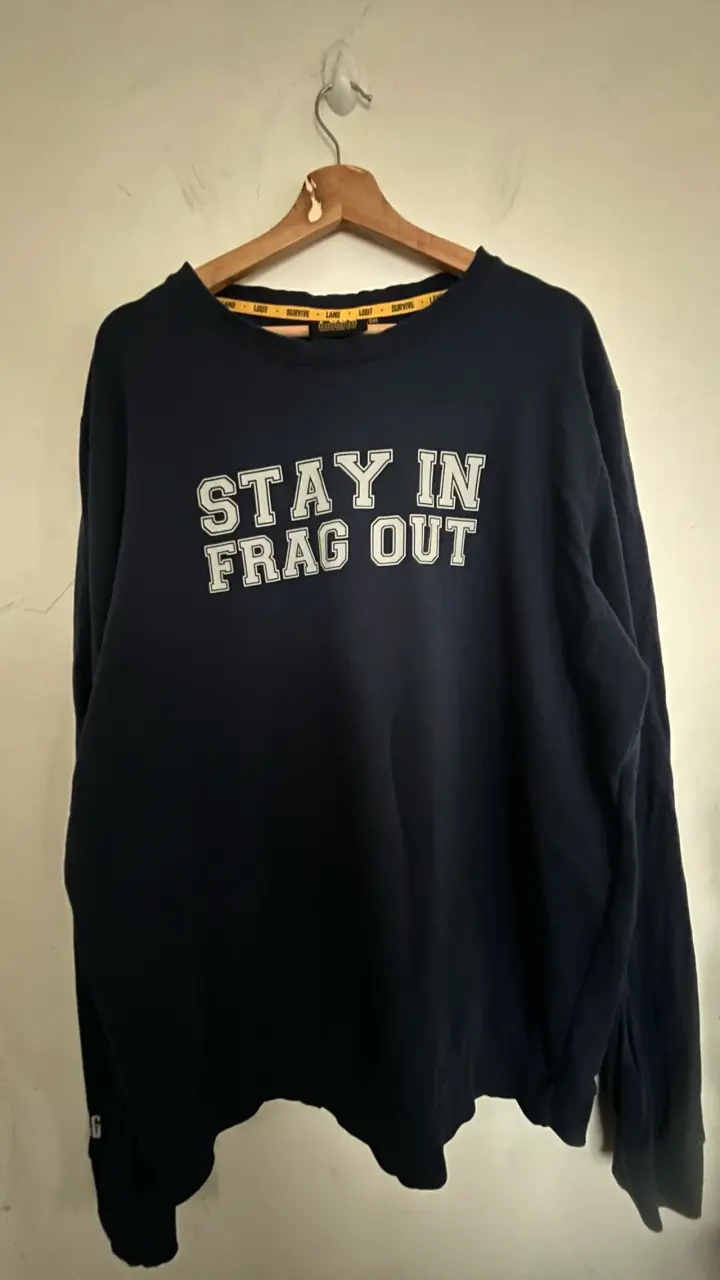 Polerón azul con estampado 'Stay In Frag Out' - 1
