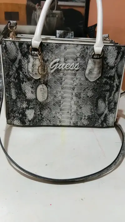 Cartera Guess estampado serpiente - miniatura 1