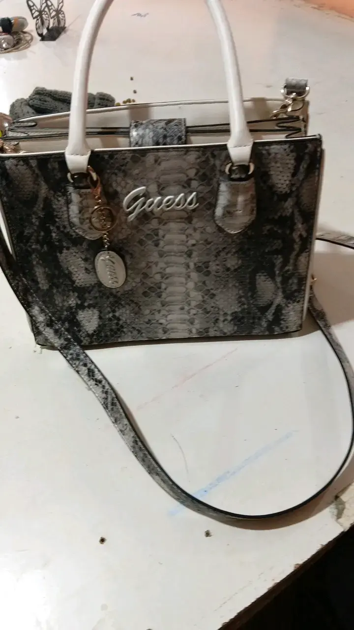Cartera Guess estampado serpiente - 3