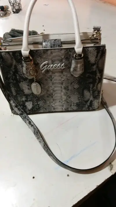 Cartera Guess estampado serpiente - miniatura 3
