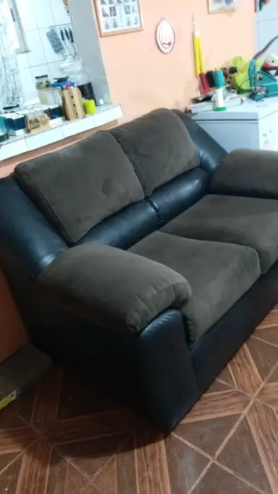 Sofá reclinable de dos plazas en cuero y tela - miniatura 2