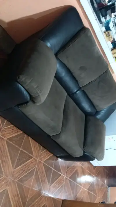 Sofá reclinable de dos plazas en cuero y tela - miniatura 3