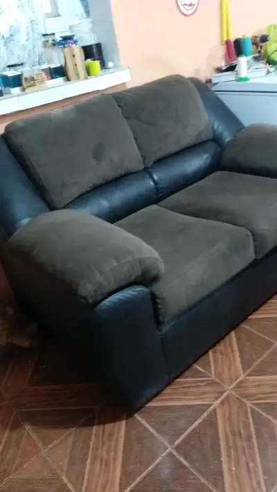 Sofá reclinable de dos plazas en cuero y tela - miniatura 4