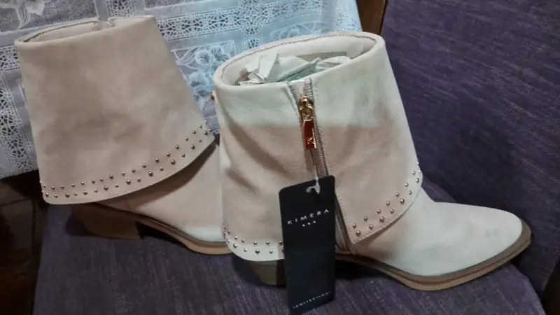 Botines beige Kimera con tachas - 1