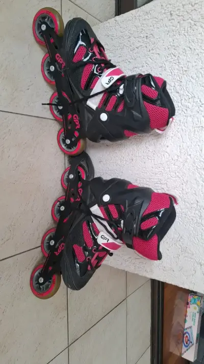 Patines en línea GPR negros y rosados - miniatura 1