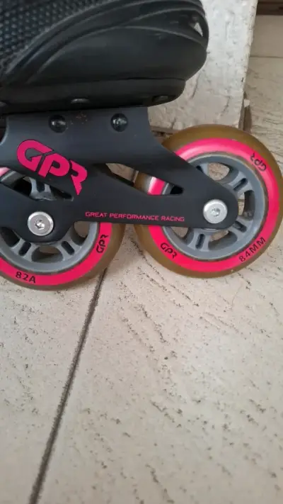 Patines en línea GPR negros y rosados - miniatura 3