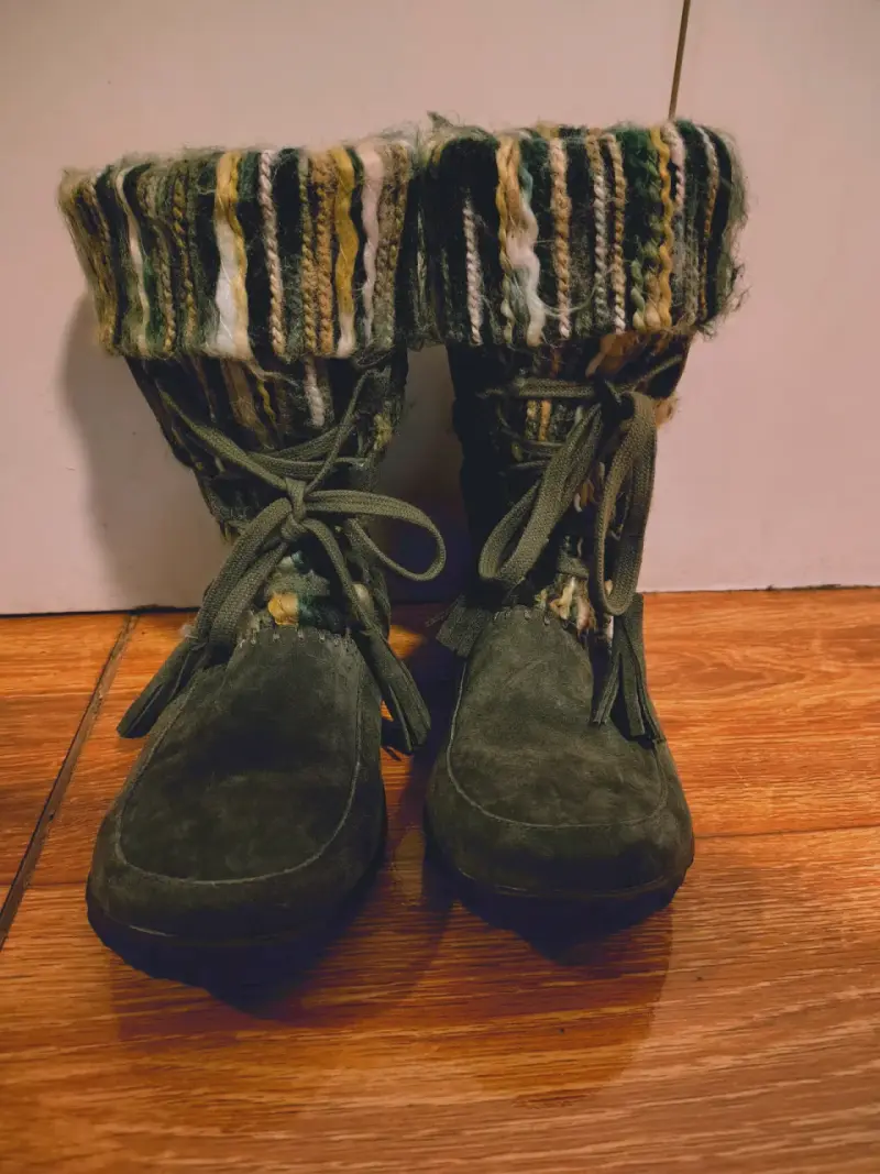 Botas de gamuza con tejido multicolor - 5
