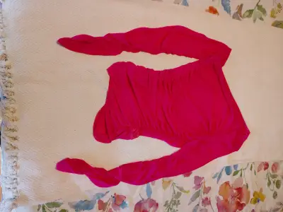 Top fucsia de un solo hombro talla M - miniatura 2