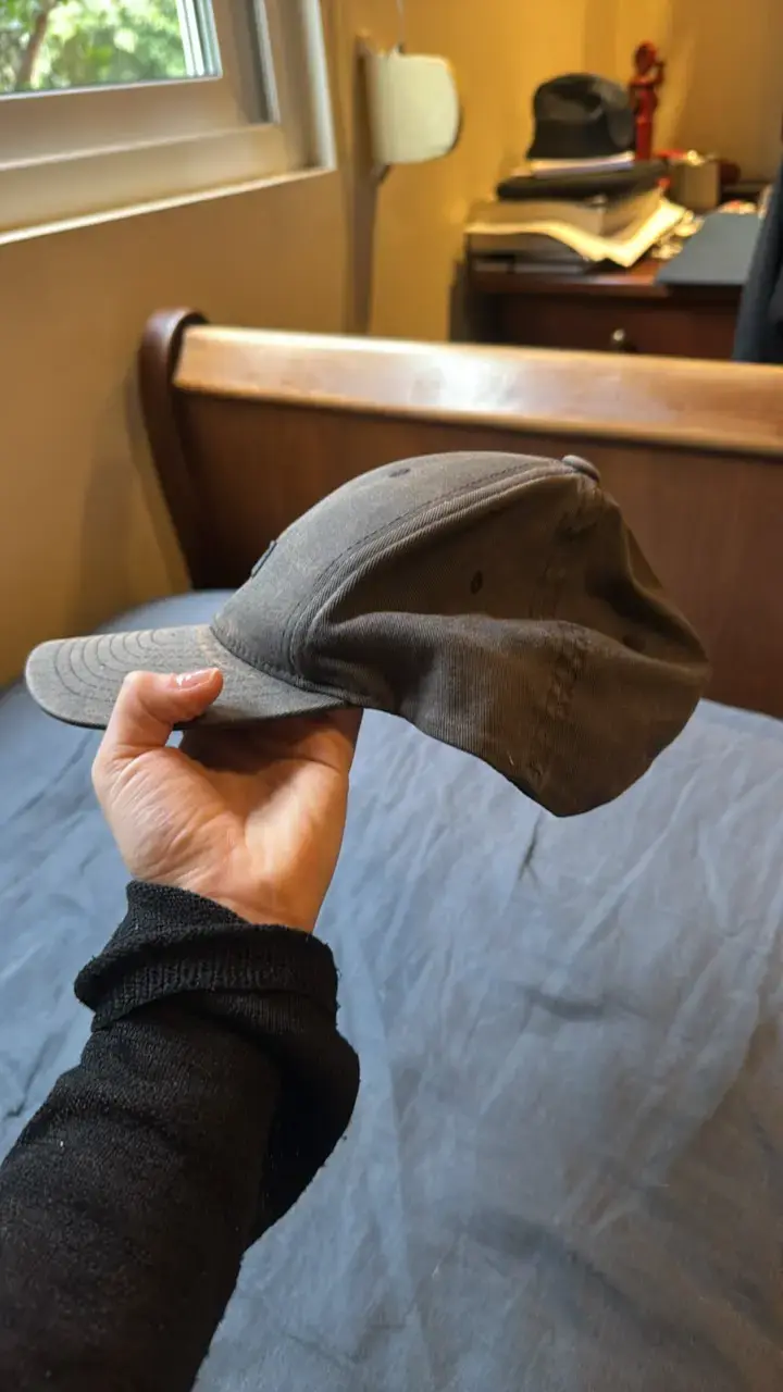 Gorra RVCA gris casual unisex - 2