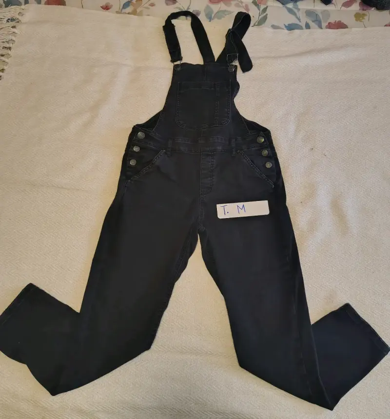 Jardinera negra de mezclilla para mujer - 3