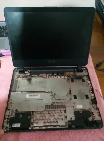 Pantalla ASUS x407 con carcaza - miniatura 1
