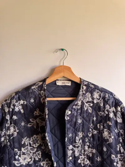 Chaqueta Mango talla M acolchada azul para mujer - miniatura 2