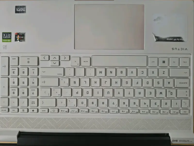 Laptop HP Victus 15 pulgadas blanca - 3