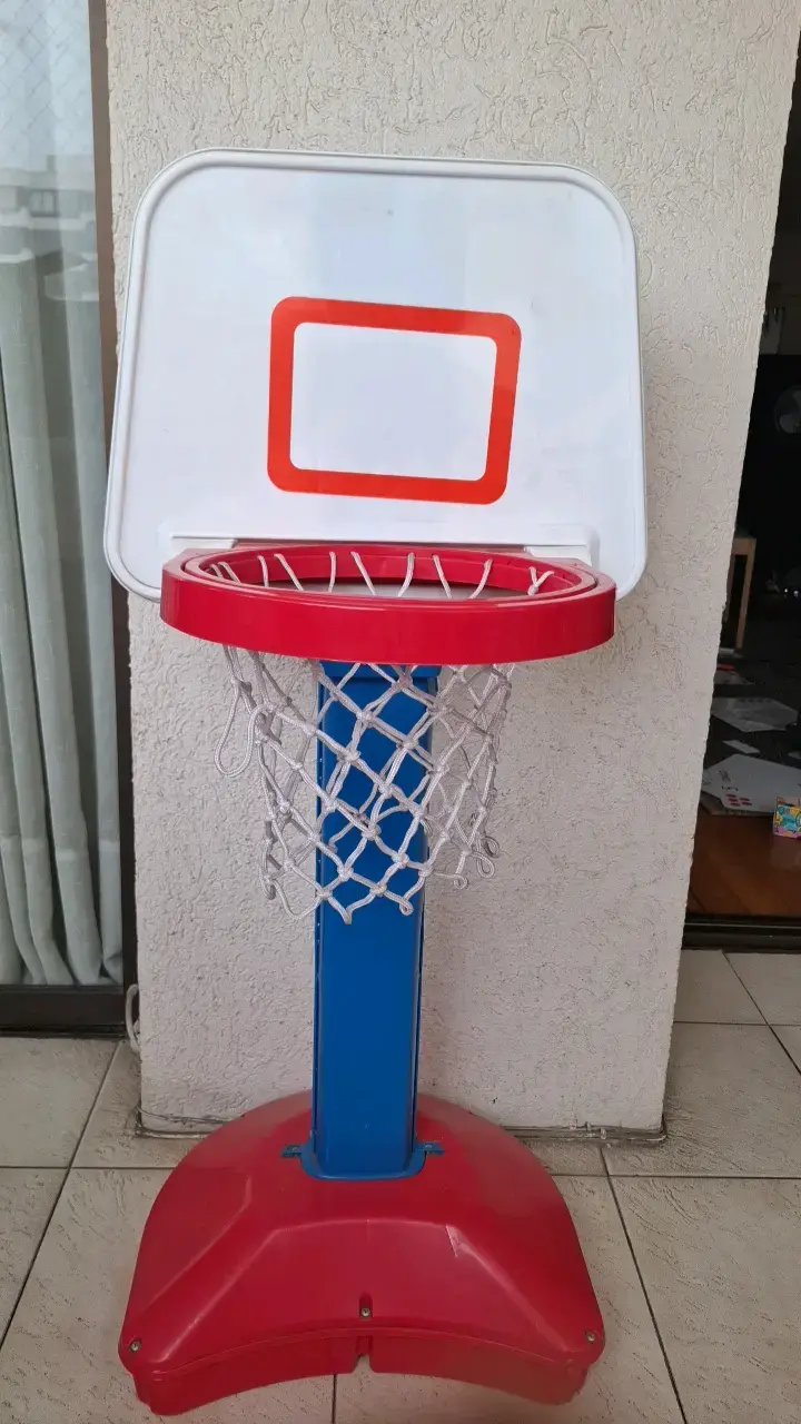 Aro de básquetbol infantil ajustable - 1