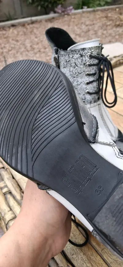 Botines de cuero 100% Simen en blanco y negro - miniatura 5