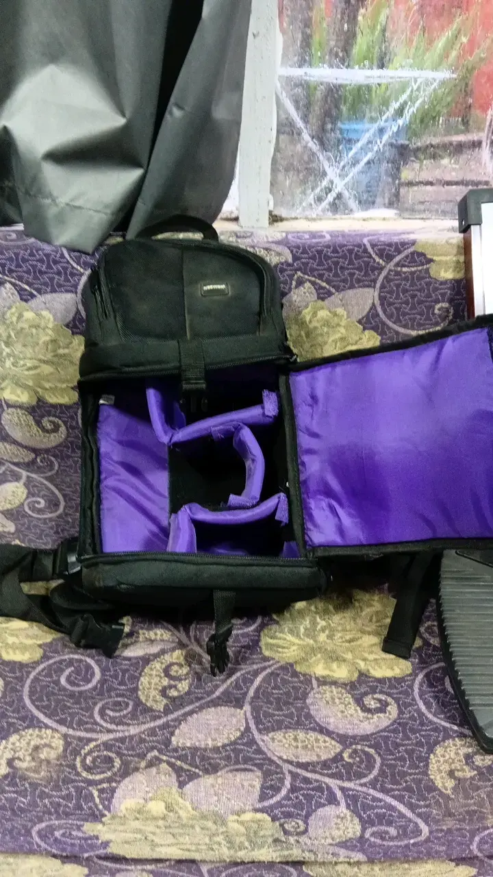 Mochila para cámara Nework negra y morada
