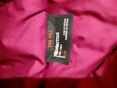 Chaqueta acolchada Marmot bicolor con capucha - miniatura 4