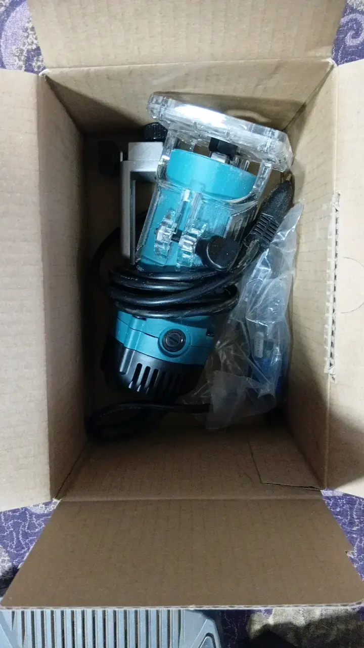 Recortadora Makita M3700B - 2
