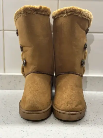 Botas de invierno marrones con forro de piel - miniatura 1