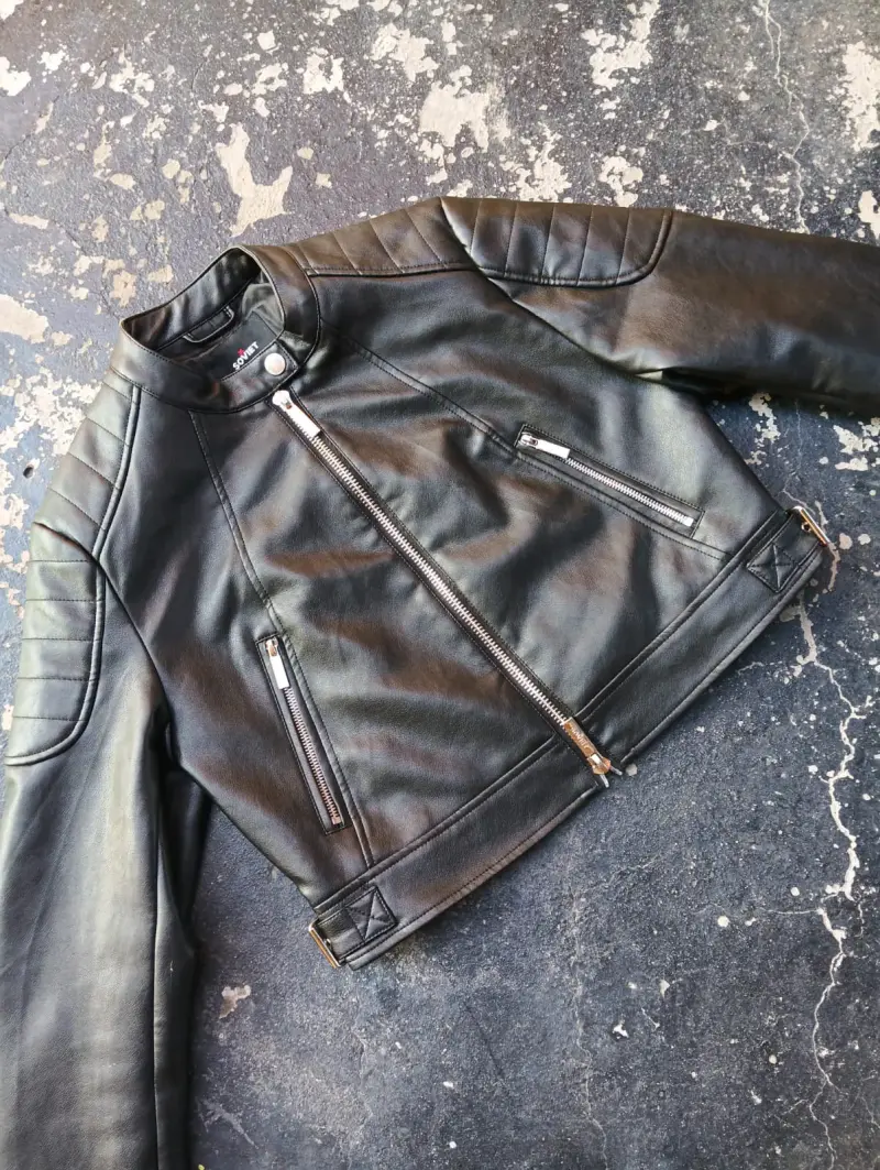 Chaqueta de cuero negra estilo biker - 2