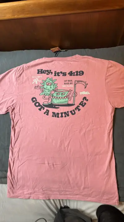 Polera rosada con diseño - miniatura 3