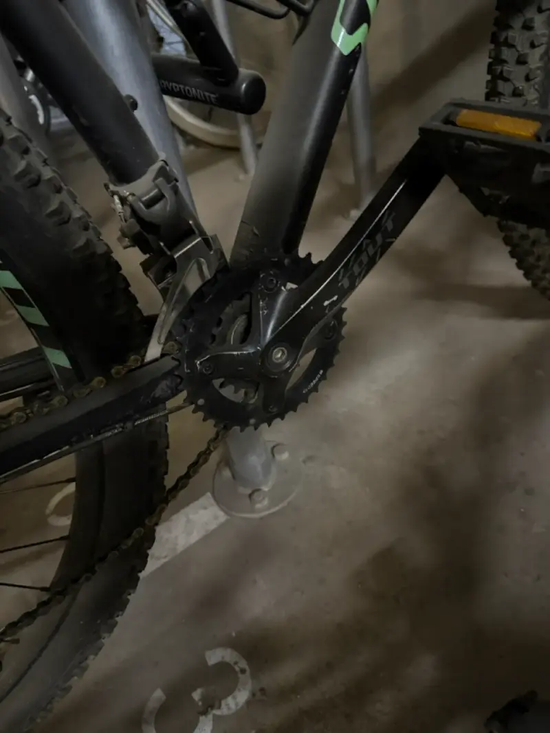 Bicicleta Specialized de montaña negra - 4