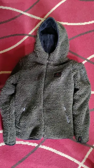 Chaqueta de lana con capucha verde - miniatura 1