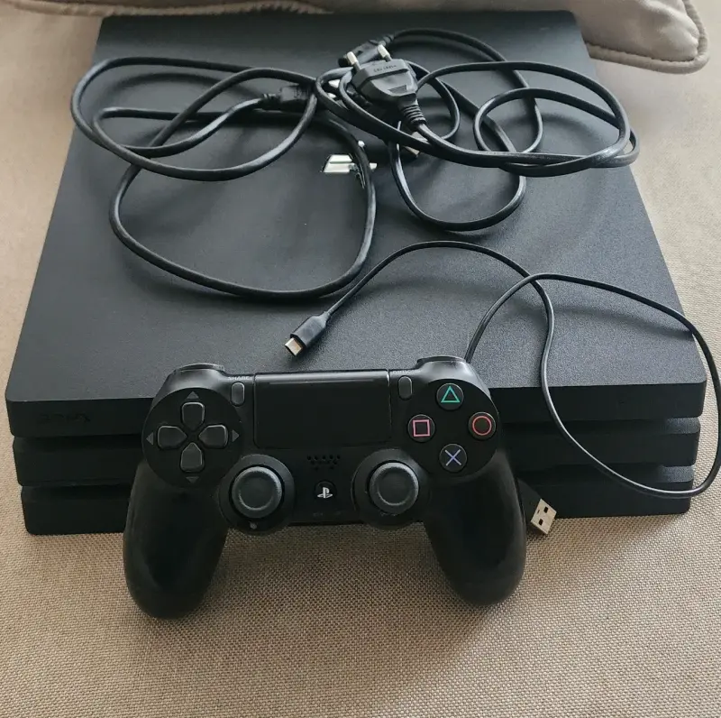 Consola PlayStation 4 pro 1tb negra - 2
