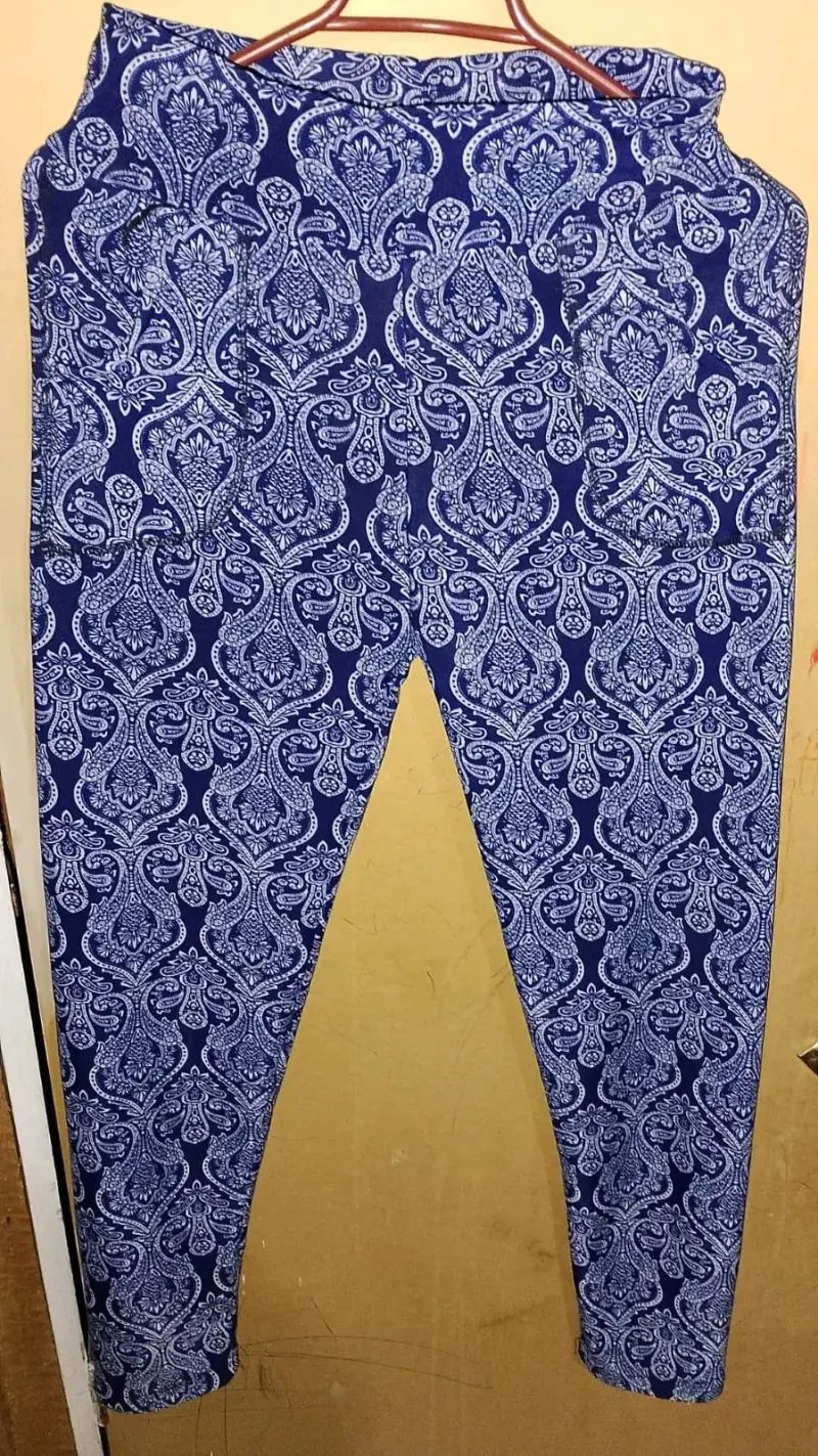 Pantalones estampados negros para mujer - 2