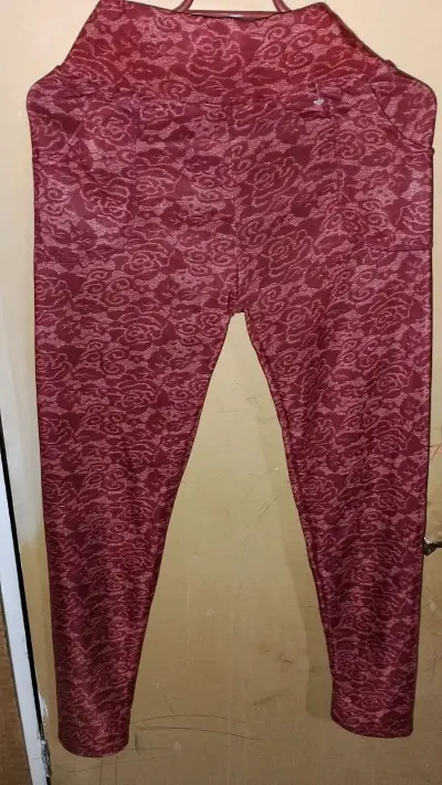 Pantalones estampados negros para mujer - miniatura 3