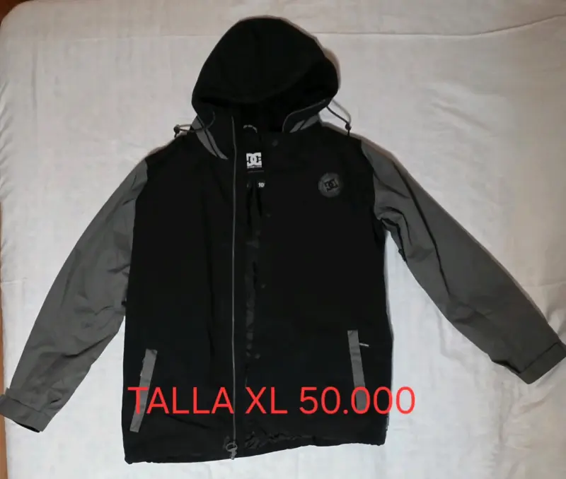 Chaqueta DC con capucha negra y gris - 1