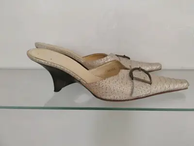 Zapatos mule de cuero con hebilla traídos de Franc - miniatura 3
