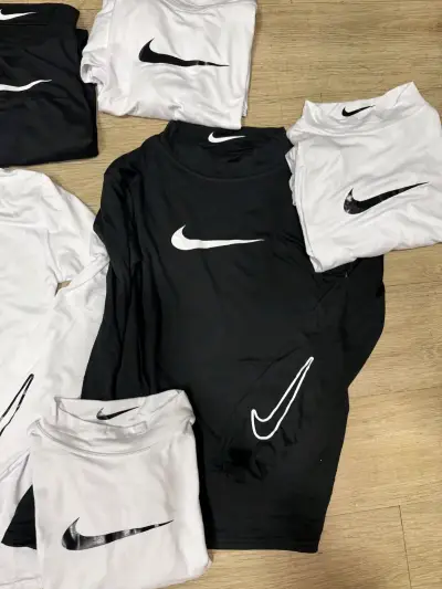 Pack de poleras de marca variadas y primera capa - miniatura 3