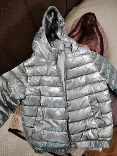 Chaqueta acolchada plateada para niño - miniatura 8
