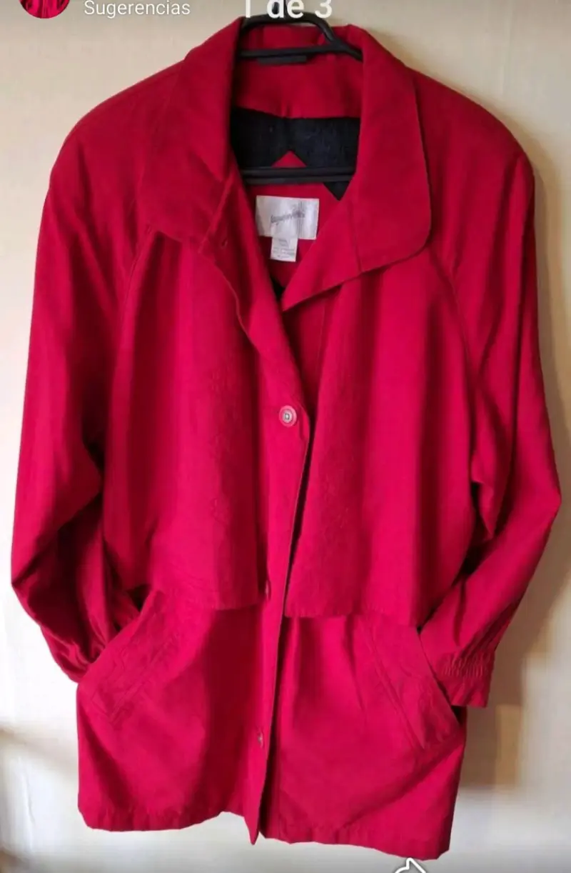 Abrigo rojo de mujer con bolsillos. Talla M