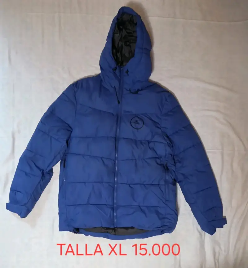 Chaqueta azul con capucha talla XL