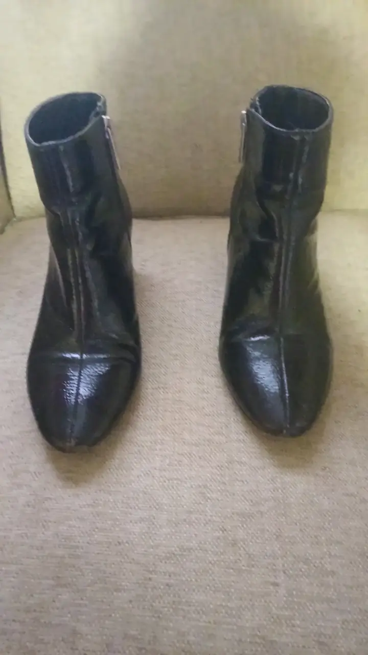Botines de cuero negro con tacón medio - 2