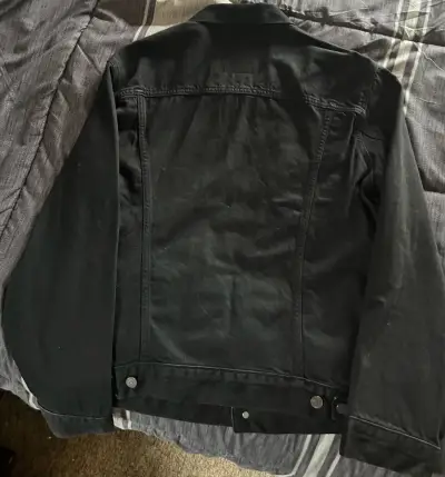 Chaqueta de mezclilla negra Levi's talla L - miniatura 2