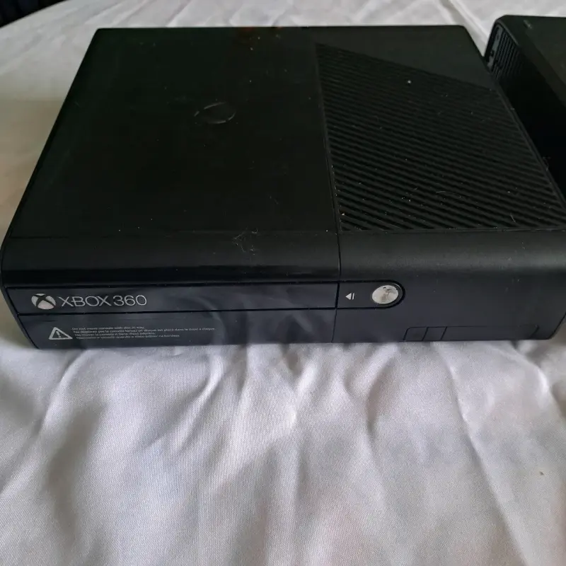 Consola Xbox 360 RGH Y E REPUESTO - 2