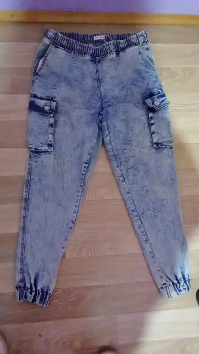 Pantalones cargo de mezclilla azul - miniatura 1