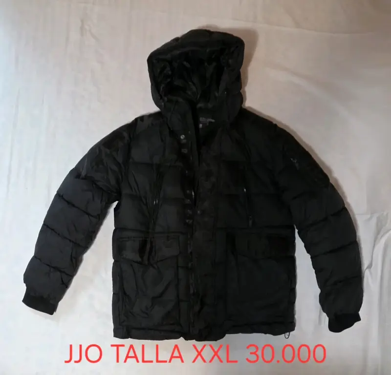 Chaqueta acolchada negra con capucha XXL