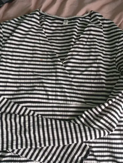 Polera de rayas blanco y negro - miniatura 3