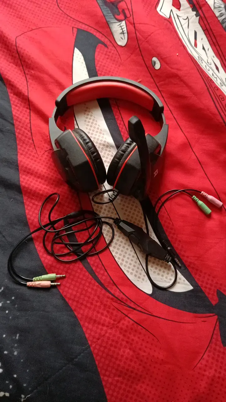 Audífonos gamer con micrófono ajustable - 1